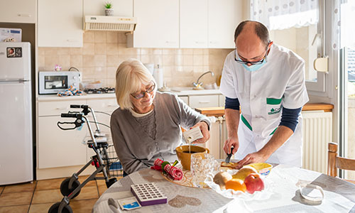 L'aide à la préparation et l'aide à la prise de repas sont destinées aux seniors et aux personnes en situation de handicap